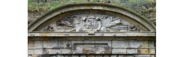 avant porte des remparts